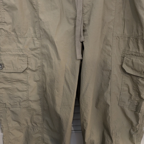 DKNY Women's Cargo Capris - Tan Size L New No Tag - Picture 3 of 5